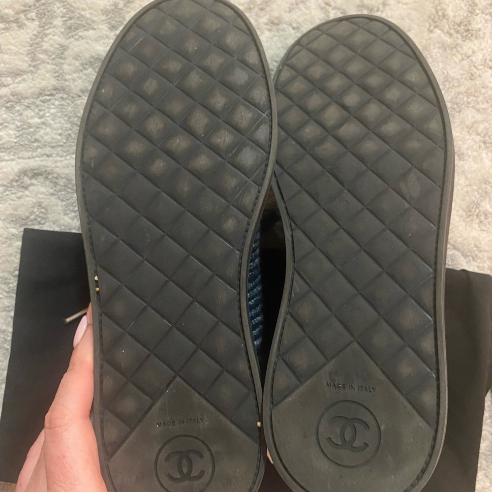 Chanel lace up tweed sneakers - Picture 9 of 10